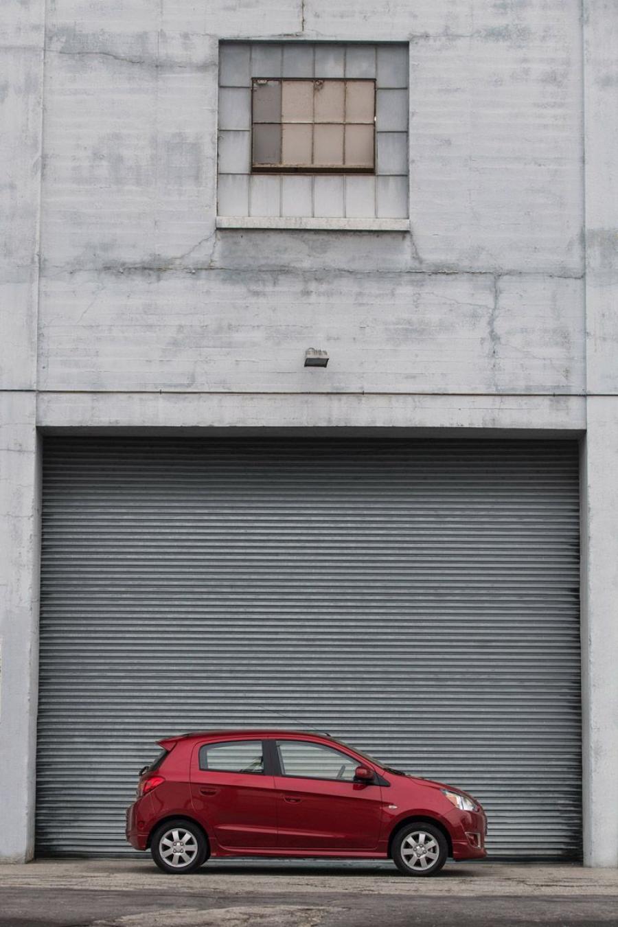  Mitsubishi Mirage ES 2014 года  (фото 7 из 25)